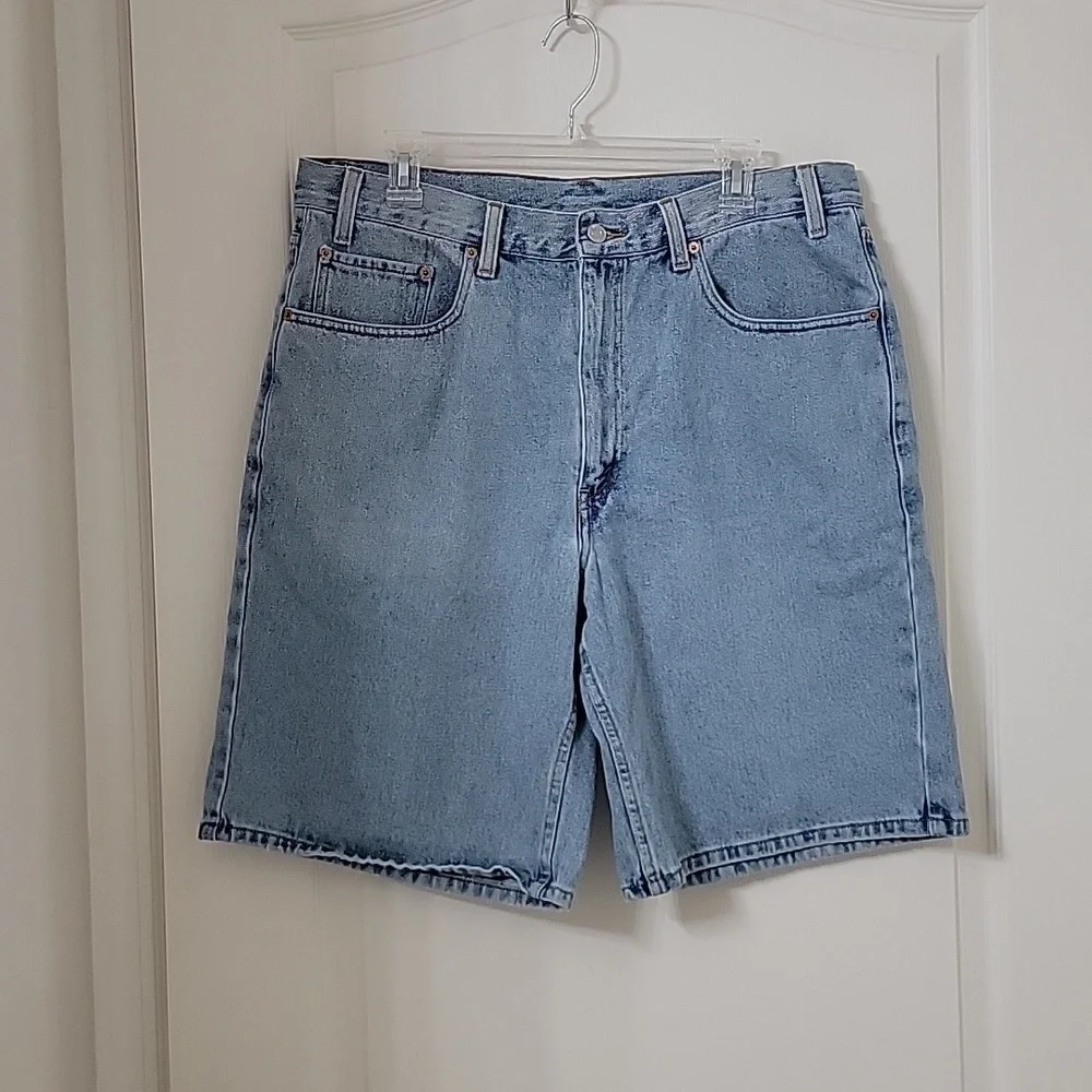 Levi's 550 Relaxed Fit Light Wash Denim Shorts, Size 38, EUC